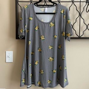 LuLaRoe Perfecf T size L